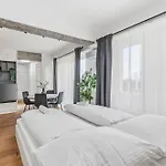 Lam Concrete Ac - Balcony * ברטיסלאבה