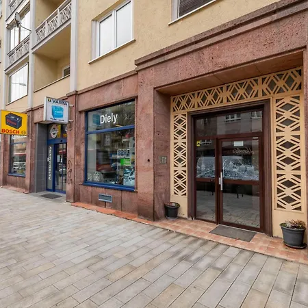 Lam Concrete Ac - Balcony アパート