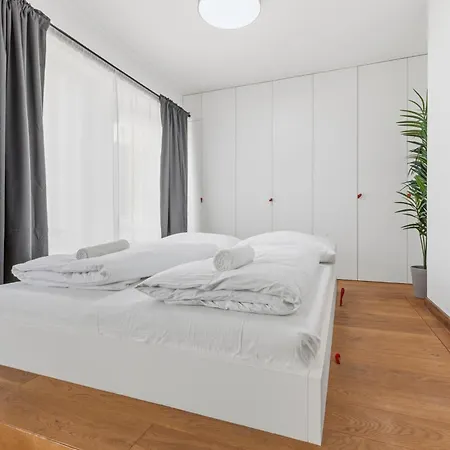 Lam Concrete Ac - Balcony