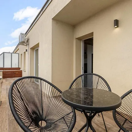 Lam Concrete Ac - Balcony