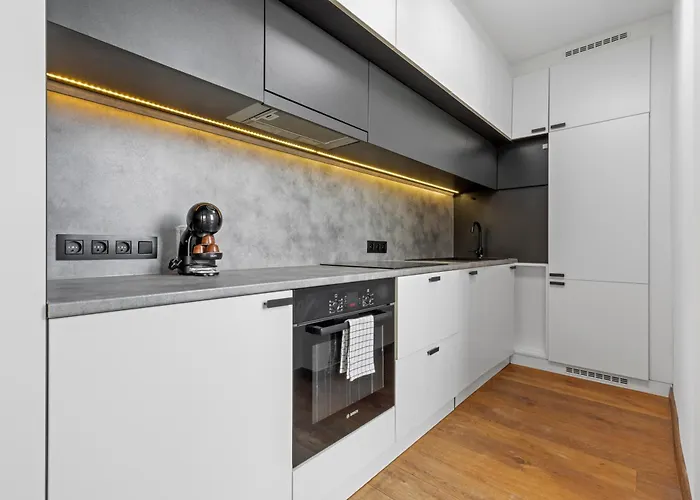 Lam Concrete Ac - Balcony