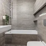 Lam Concrete Ac - Balcony Apartmán *