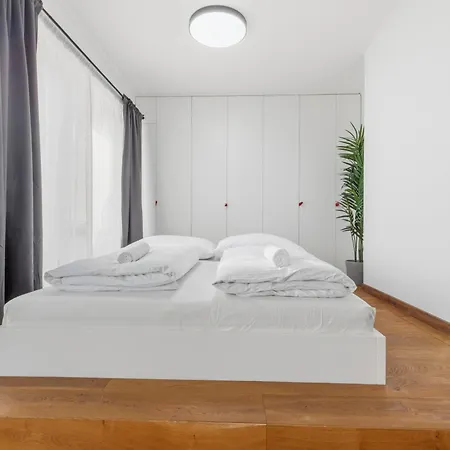 Lam Concrete Ac - Balcony דירה ברטיסלאבה