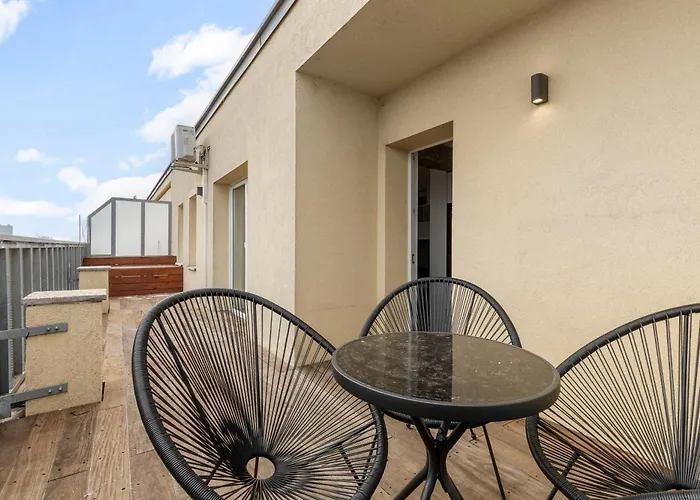 Lam Concrete Ac - Balcony